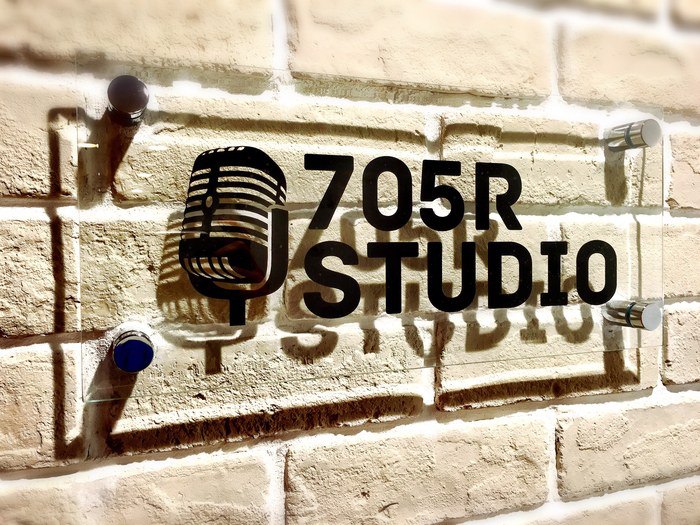705R STUDIO エントランス